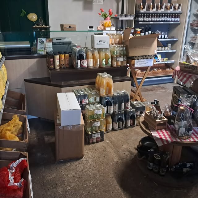 Een kijkje binnen in de boerderijwinkel